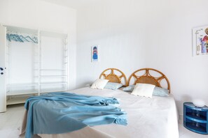 3 Schlafzimmer, BĂŒgeleisen/BĂŒgelbrett, kostenloses WLAN, BettwĂ€sche