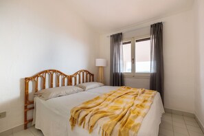 3 chambres, fer et planche à repasser, accès au Wi-Fi (inclus)