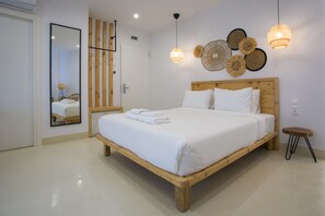 Hypo-allergenic bedding, in-room safe, desk, laptop workspace - White Corner (Thessaloniki)