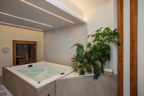 Sauna, hot tub, steam room - White Corner (Thessaloniki)