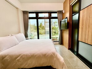 1 bedroom, premium bedding, individually decorated