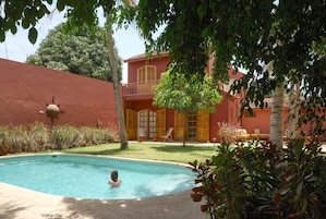 Outdoor pool, pool umbrellas, sun loungers