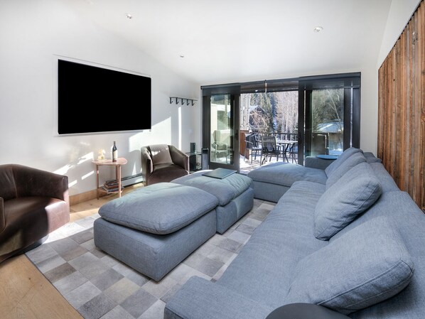 Fernseher, Stereoanlage