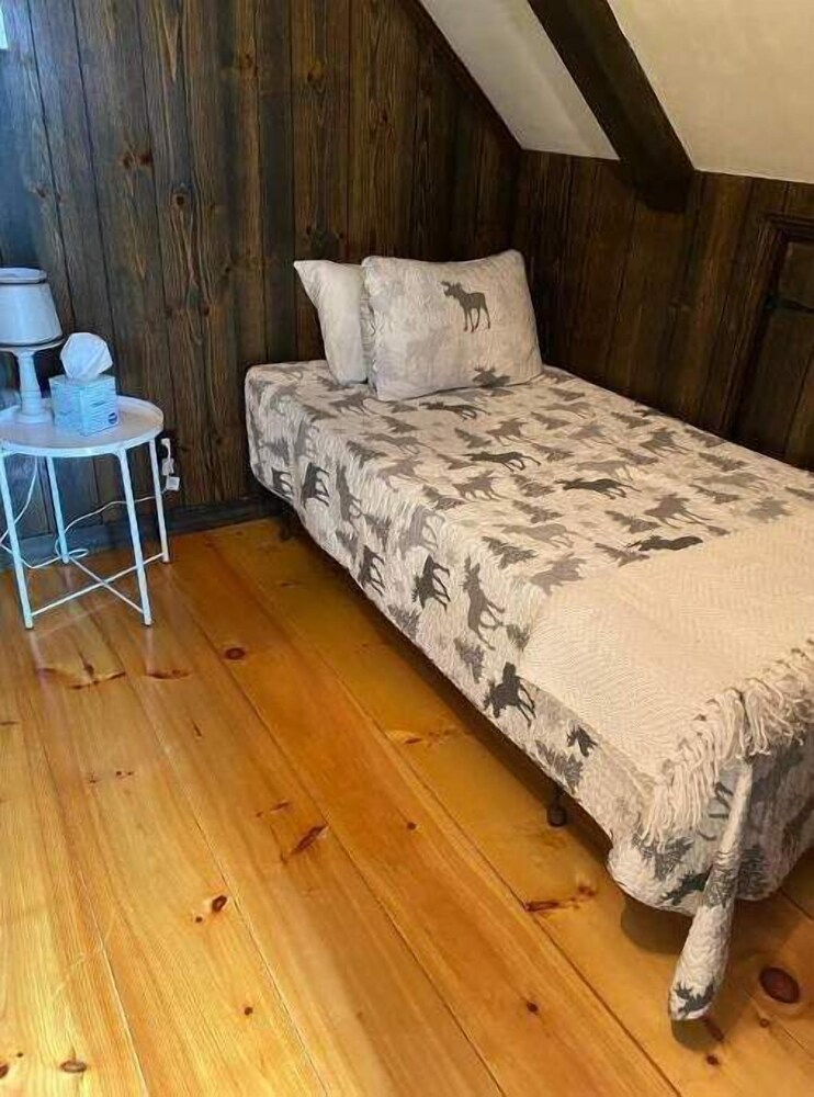 Spacious 3 Bedroom, Near Gunstock Mtn & Lake Winni Gilford Vrbo