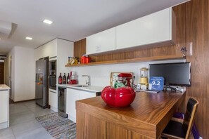 Fridge, microwave, dishwasher, coffee/tea maker - Alegria Duplo City View (Tavira)