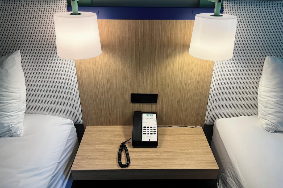 1 bedroom, pillowtop beds, desk, laptop workspace