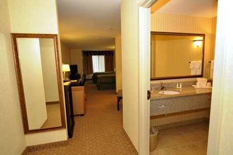 TAPA HOTEL - Image 12