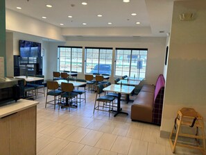 Free daily continental breakfast - Garner Hotel Mahwah by IHG (Mahwah)