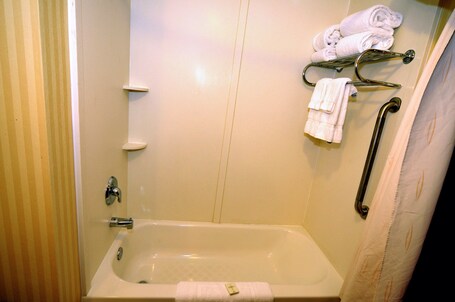 TAPA HOTEL - Image 24