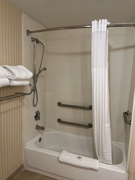 TAPA HOTEL - Image 23