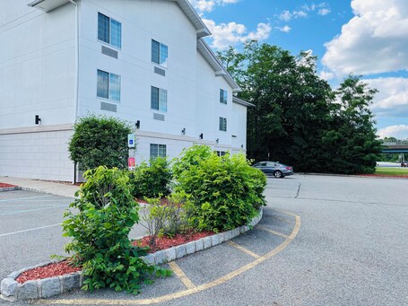 TAPA HOTEL - Image 11
