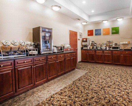 TAPA HOTEL - Image 20