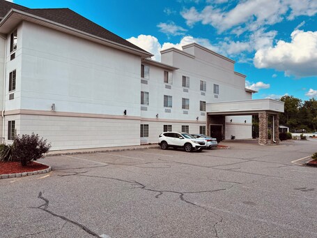 TAPA HOTEL - Image 18