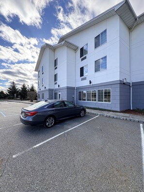 Exterior - Garner Hotel Mahwah by IHG (Mahwah)