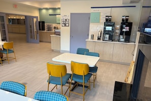 Free daily continental breakfast