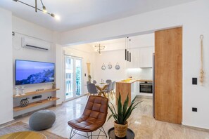 Interior - LIV - Modern Flat in Kolonaki (Athens)