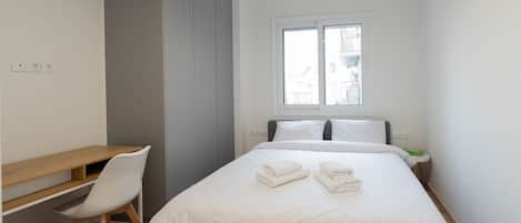 3 chambres, fer et planche à repasser, Wi-Fi gratuit, draps fournis
