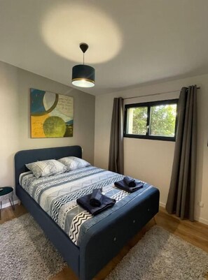 1 slaapkamer, een bureau, gratis wifi, beddengoed