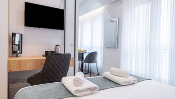 1 bedroom, in-room safe, iron/ironing board, free WiFi