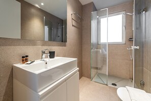 Unclassified image, 5 of 11, button