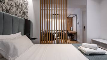 1 bedroom, in-room safe, iron/ironing board, free WiFi