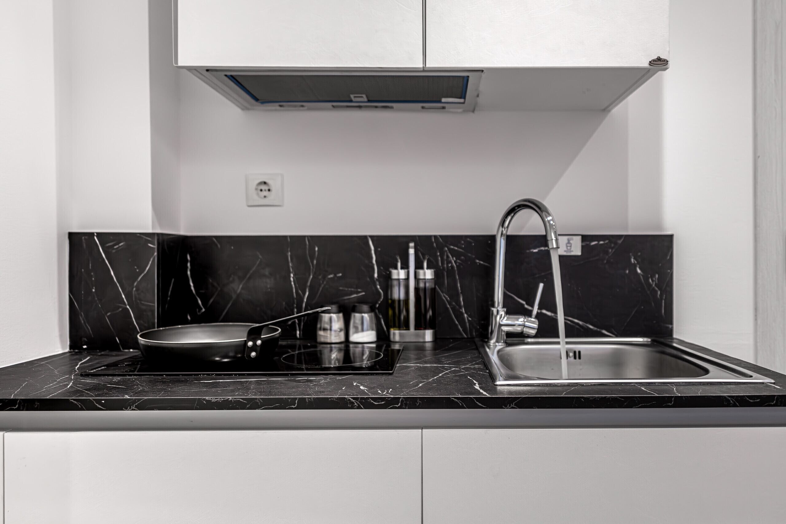 Fridge, coffee/tea maker, electric kettle, cookware/dishes/utensils