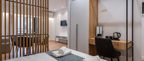 1 bedroom, in-room safe, iron/ironing board, free WiFi