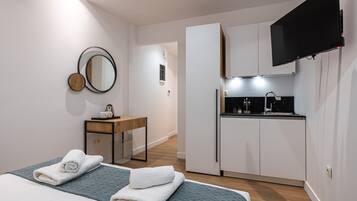 1 bedroom, in-room safe, iron/ironing board, free WiFi