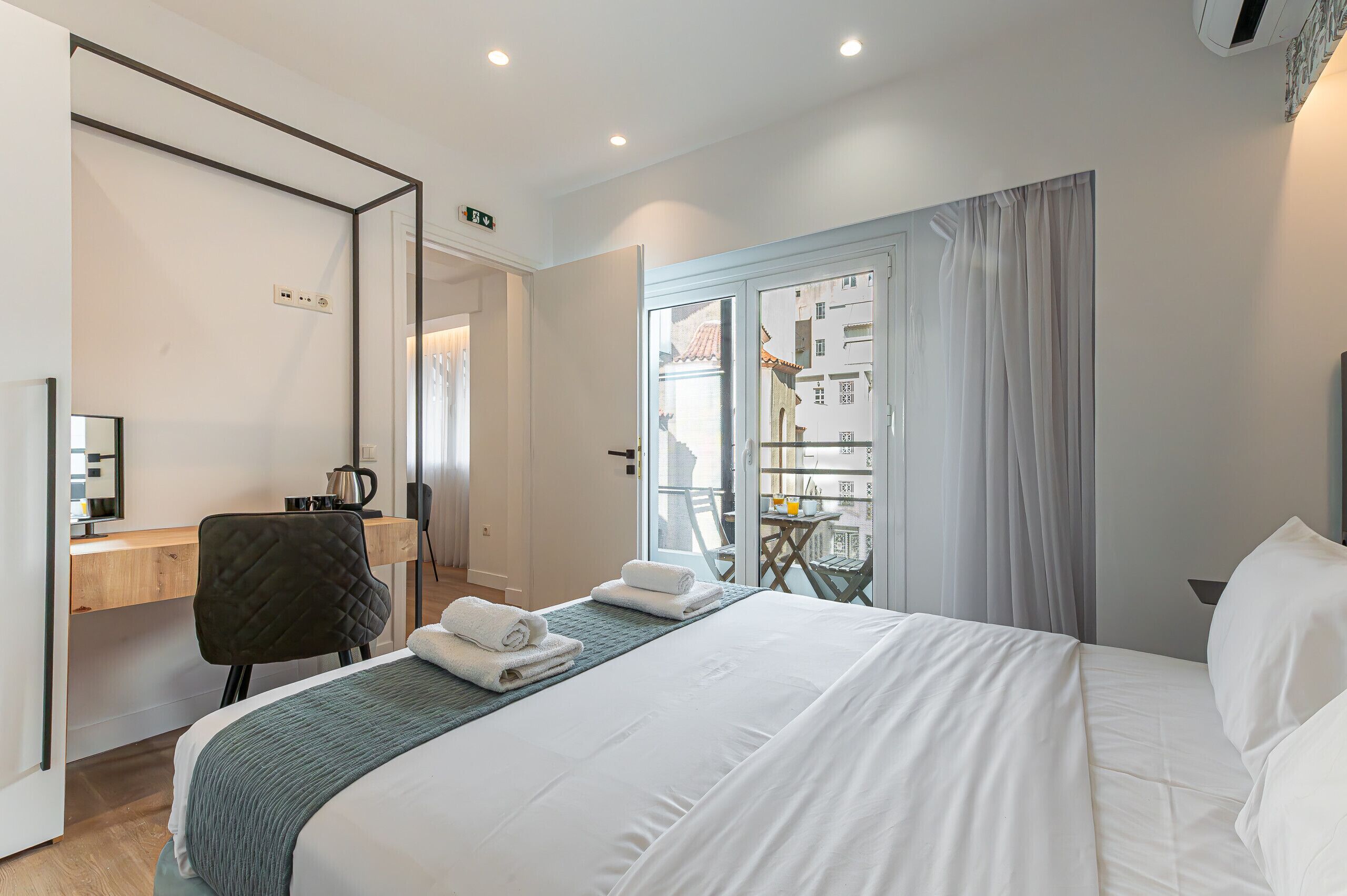 1 bedroom, in-room safe, iron/ironing board, free WiFi