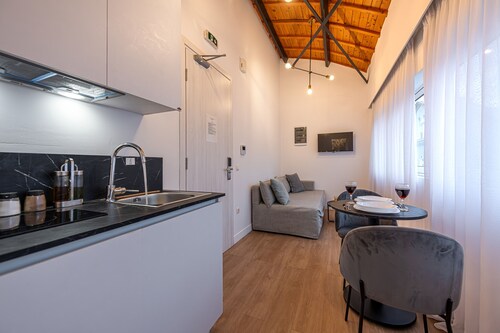 Kriel Suites by LIV Homes 301