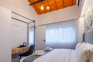 Unclassified image, 4 of 9, button