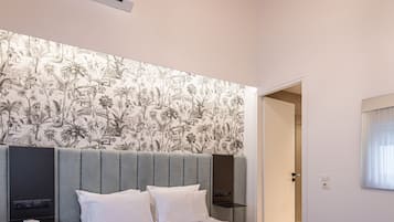 1 bedroom, in-room safe, iron/ironing board, free WiFi