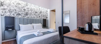 Kriel Suites by LIV Homes 301