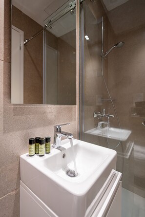 Uklassifisert bilde, 4 av 6, knapp