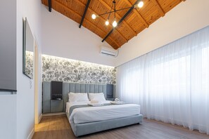 1 bedroom, in-room safe, iron/ironing board, free WiFi