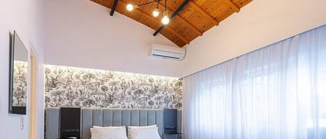 1 bedroom, in-room safe, iron/ironing board, free WiFi