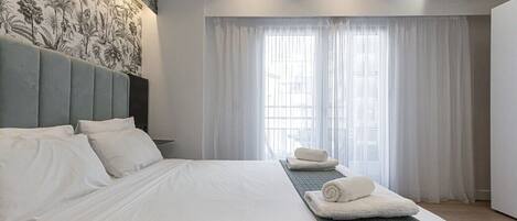 1 bedroom, in-room safe, iron/ironing board, free WiFi