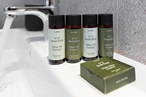 Dusj, hårføner og håndklær