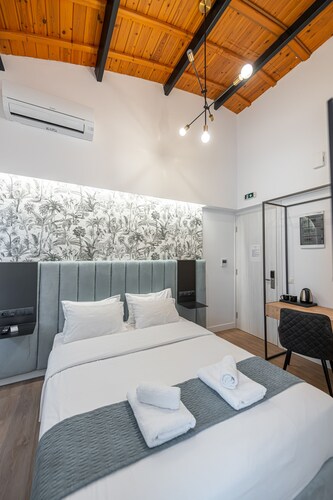 Kriel Suites by LIV Homes 304