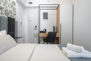 Unclassified image, 5 of 9, button