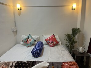 4 dormitoris, planxa i posts de planxar, wifi i roba de llit 