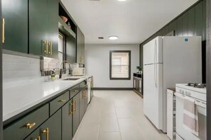 Private kitchen - Brookside’s Best Updated 2 Bed (Tulsa)