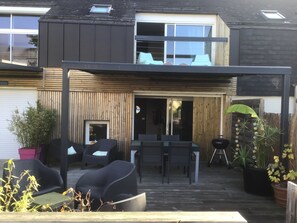 Outdoor dining - Passez un Agréable Séjour Dans cet Appartement Dupleix de 55m2 Terrasse de 30m2 (Île-Tudy)