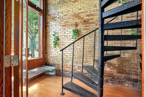 Huge Historic Condo downtown in the Heart of the city