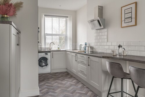 Tudor House-Windermere Centre