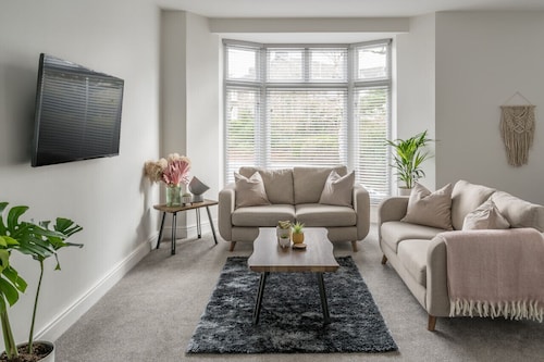 Tudor House-Windermere Centre