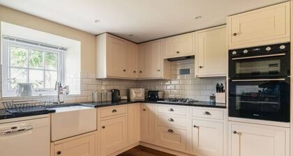 Yew Tree: Historic Georgian Farmhouse, Ellonby