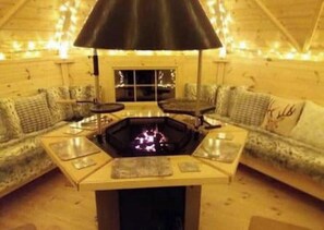 Cabin | Private kitchen | Fridge, microwave, oven, stovetop - Bridie Rose - hot tub Extra Charge Exotic Animals (Kington)