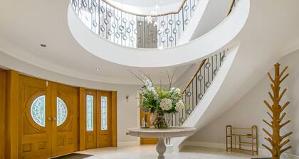 Scotsdale - secluded family home