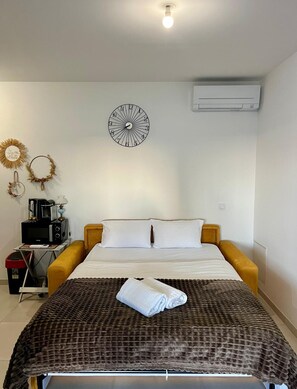 Soundproofing, iron/ironing board, free WiFi, bed sheets